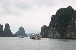 backpacking indochina - halong bay
